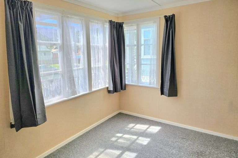 Photo of property in 8 Cleland Crescent, Naenae, Lower Hutt, 5011
