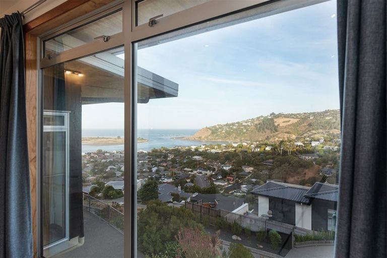 Photo of property in 25 Challenger Lane, Redcliffs, Christchurch, 8081