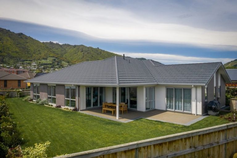 Photo of property in 67 Waipunahau Road, Waikanae, 5036