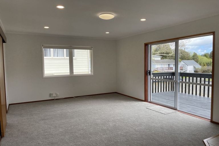 Photo of property in 27 Beaudine Avenue, Glenfield, Auckland, 0629
