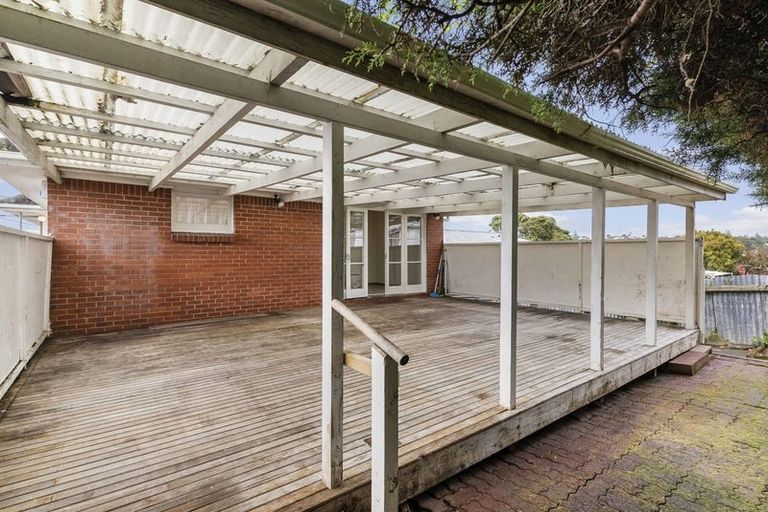 Photo of property in 201 Chivalry Road, Glenfield, Auckland, 0629