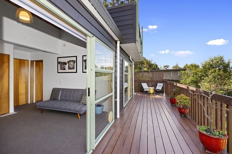 Photo of property in 300 Forest Hill Road, Waiatarua, Auckland, 0612