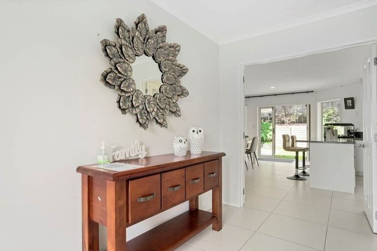 Photo of property in 7 Louvain Place, Greenhithe, Auckland, 0632