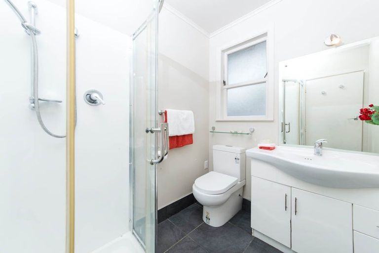 Photo of property in 13 James Street, Glenfield, Auckland, 0629