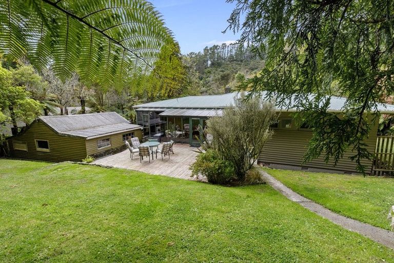 Photo of property in 496 Stokes Valley Road, Stokes Valley, Lower Hutt, 5019