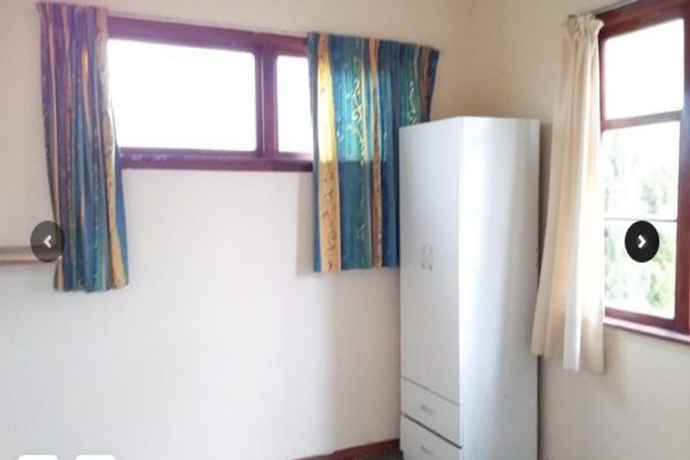 Photo of property in 2 Hobson Place, Takaro, Palmerston North, 4412