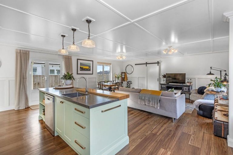 Photo of property in 3 Croydon Street, Woodend, 7610