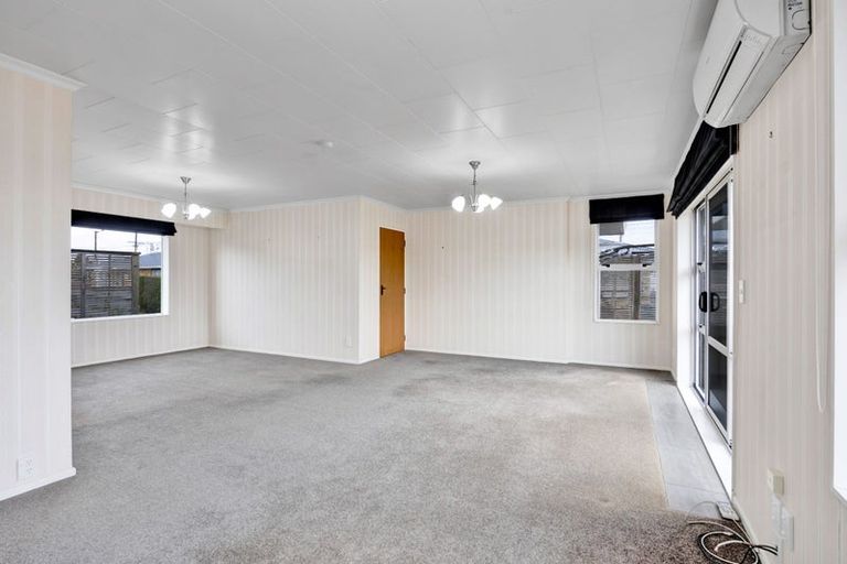 Photo of property in 6 Manse Street, Hawera, 4610