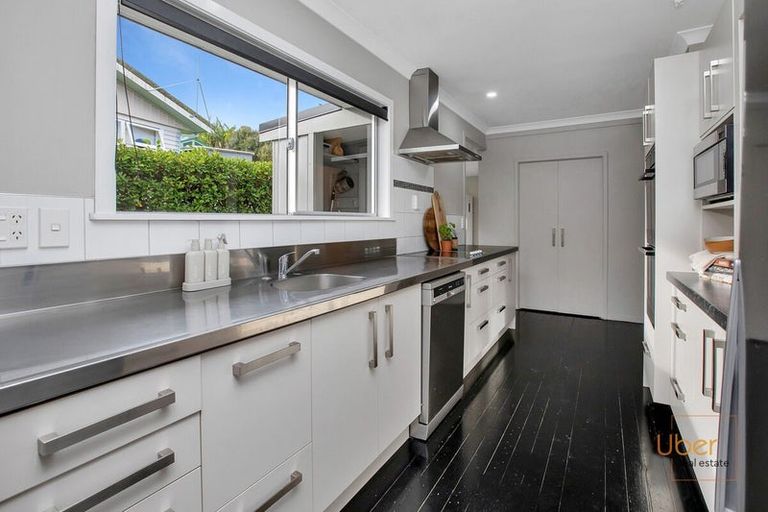 Photo of property in 208 Hurndall Street West, Maungaturoto, 0520