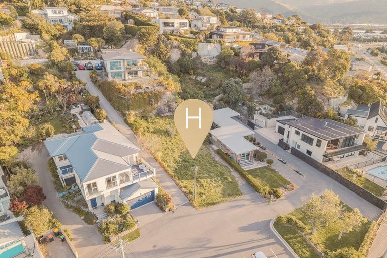 Photo of property in 1/42a Main Road, Mount Pleasant, Christchurch, 8081