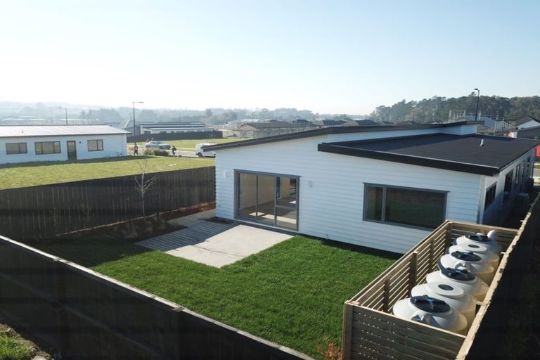 Photo of property in 36 Lumbarda Drive, Kumeu, 0810