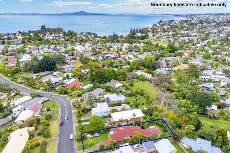 Photo of property in 30 Killarney Avenue, Torbay, Auckland, 0630