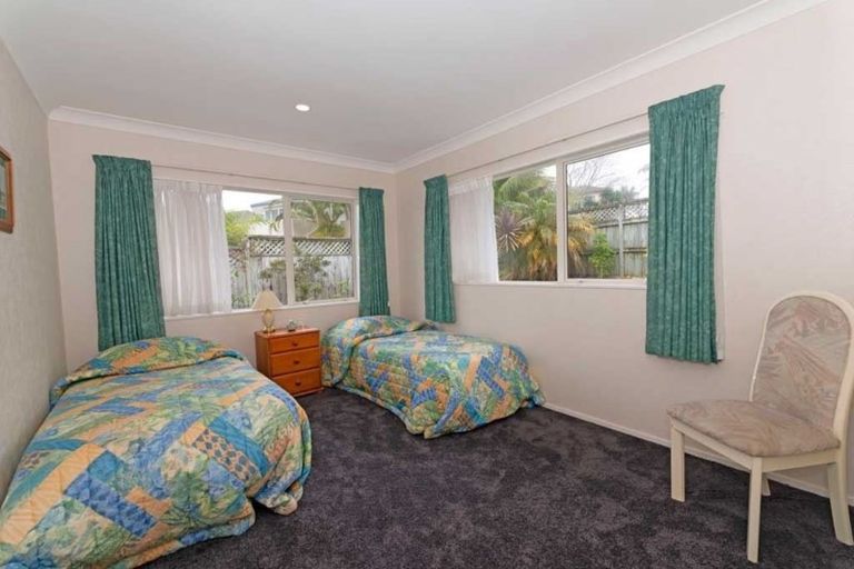 Photo of property in 46 Hogarth Rise, West Harbour, Auckland, 0618
