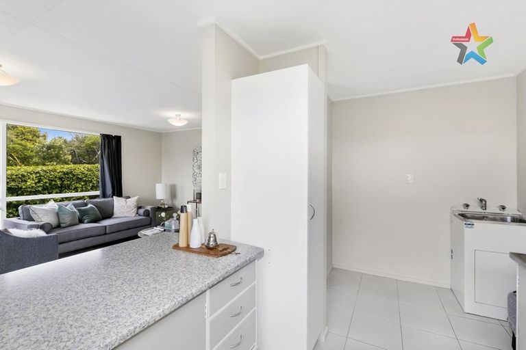 Photo of property in 10b Camellia Terrace, Maungaraki, Lower Hutt, 5010