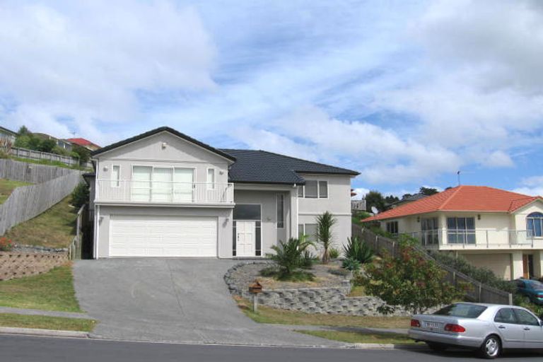 Photo of property in 34 Bluebird Crescent, Unsworth Heights, Auckland, 0632