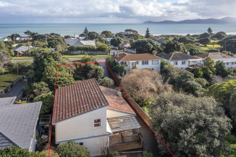 Photo of property in 162 Wellington Road, Paekakariki, 5034