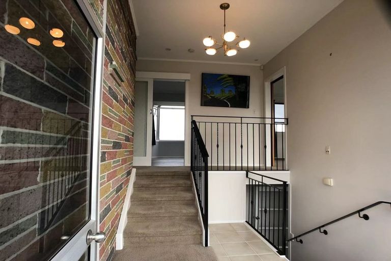 Photo of property in 14 Carole Crescent, Pakuranga, Auckland, 2010