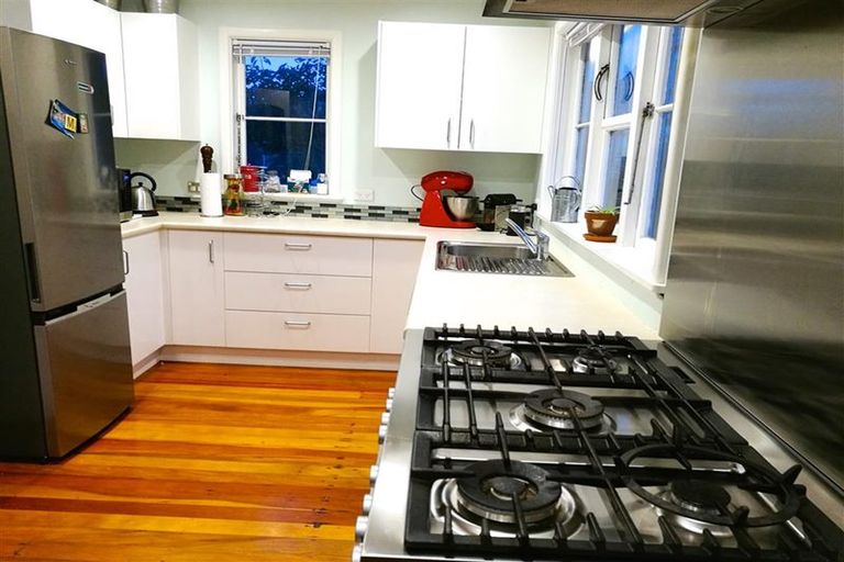 Photo of property in 6 Pollen Street, Johnsonville, Wellington, 6037