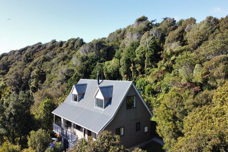 Photo of property in 30 Stanton Crescent, Karoro, Greymouth, 7805