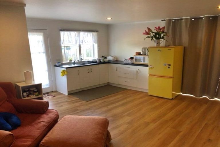 Photo of property in 2 Zion Road, Birkenhead, Auckland, 0626