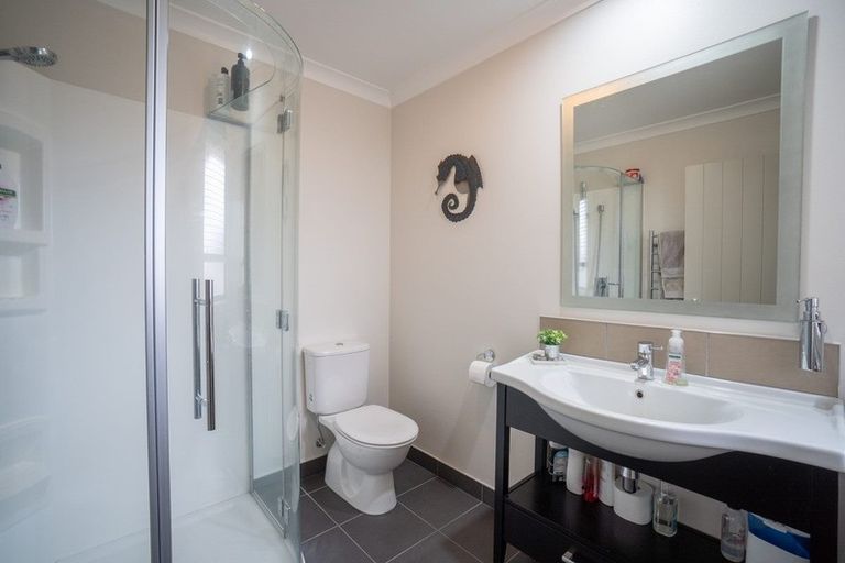 Photo of property in 4 Manhattan Court, Kelvin Grove, Palmerston North, 4414