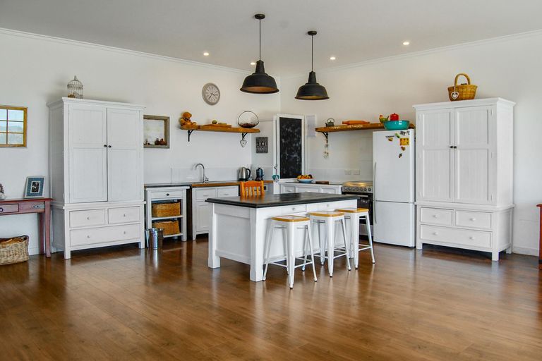 Photo of property in 1470 Oneriri Road, Kaiwaka, 0573