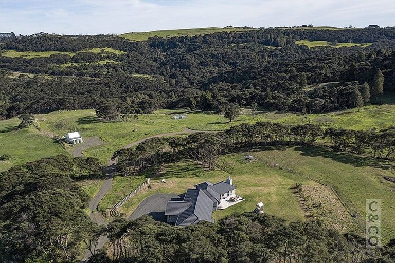 Photo of property in 1293 Old North Road, Helensville, 0875