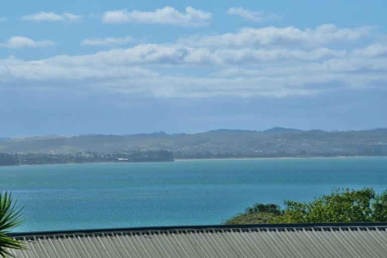 Photo of property in 1026 Whangaparaoa Road, Tindalls Beach, Whangaparaoa, 0930