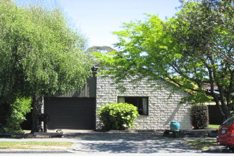 Photo of property in 163 Memorial Avenue, Burnside, Christchurch, 8053