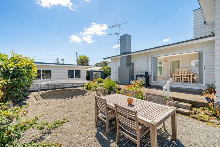 Photo of property in 67 Whites Line East, Waiwhetu, Lower Hutt, 5010