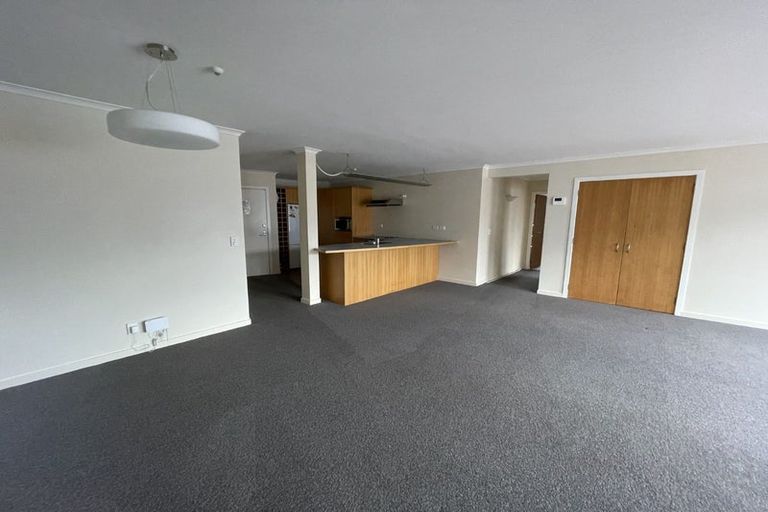 Photo of property in Endeavour Apartments, 6/125 Thorndon Quay, Pipitea, Wellington, 6011