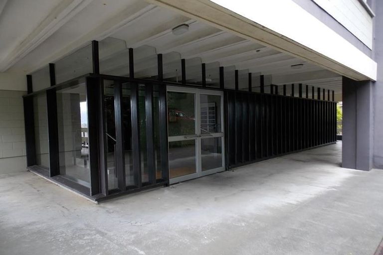 Photo of property in Mansfield Towers, 1 Grant Road, Thorndon, Wellington, 6011