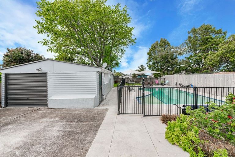 Photo of property in 25 Tiroroa Avenue, Te Atatu South, Auckland, 0610