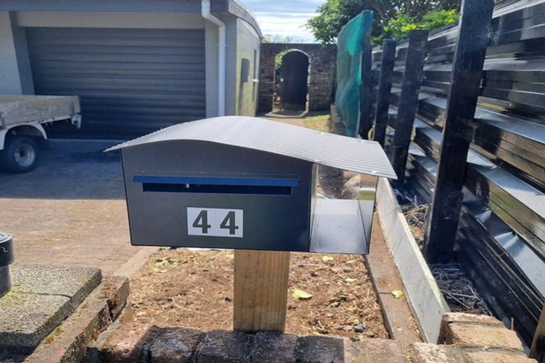 Photo of property in 44 Park Lane, Waitara, 4320