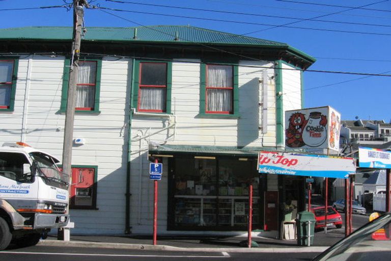 Photo of property in 25 Hawker Street, Mount Victoria, Wellington, 6011