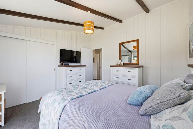 Photo of property in 6 Vela Place, Clarks Beach, 2122