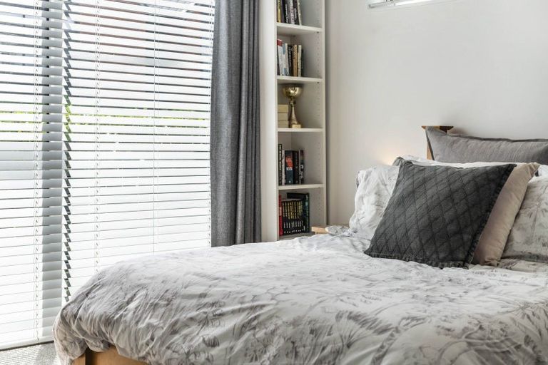 Photo of property in 18 Mapou Road, Hobsonville, Auckland, 0618