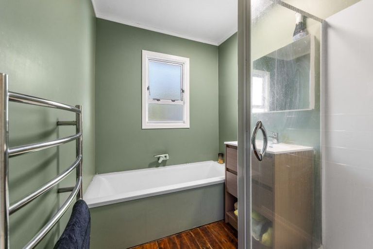 Photo of property in 32 Lawry Street, Blagdon, New Plymouth, 4310