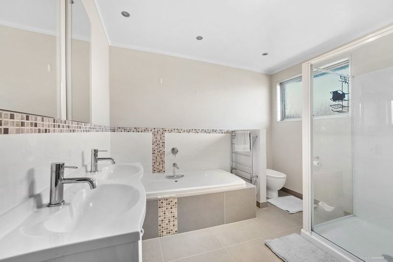 Photo of property in 217 Glamorgan Drive, Torbay, Auckland, 0630