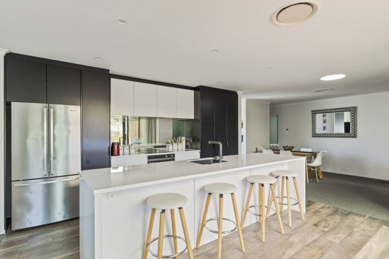 Photo of property in 10 Mackillop Way, Brooklands, New Plymouth, 4310