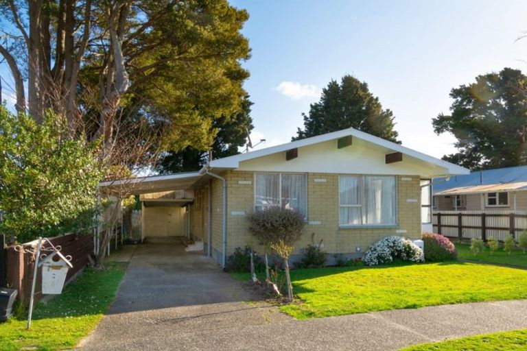 Photo of property in 8 Kentucky Street, Totara Park, Upper Hutt, 5018