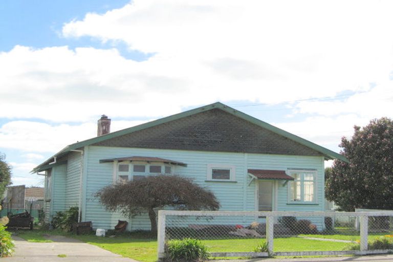 Photo of property in 42 Stewart Street, Marton, 4710