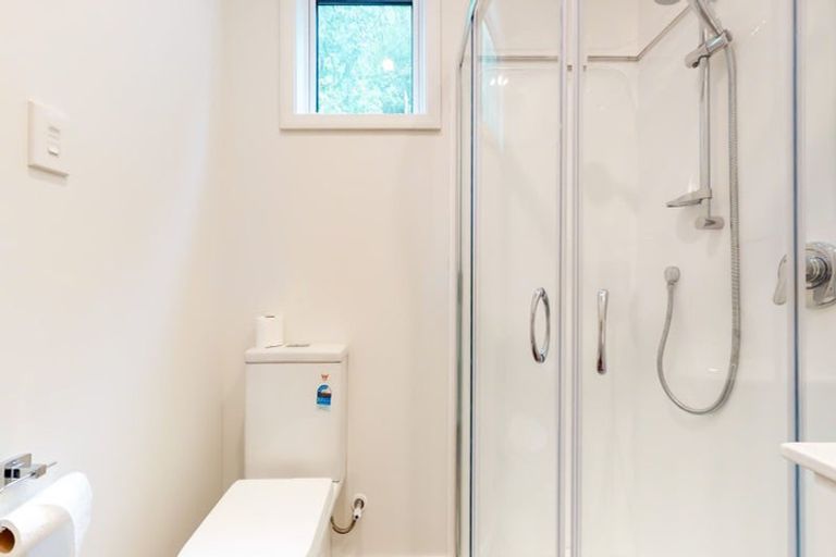 Photo of property in 5 Ranelagh Terrace, Karori, Wellington, 6012