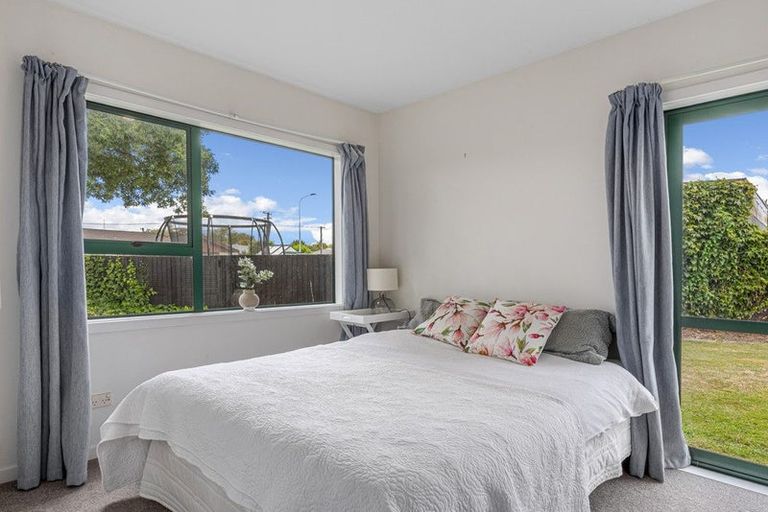 Photo of property in 3 Chilton Drive, Mairehau, Christchurch, 8052