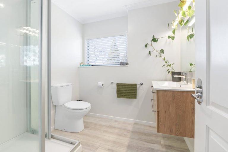 Photo of property in 2 Dallinger Street, St Andrews, Hamilton, 3200