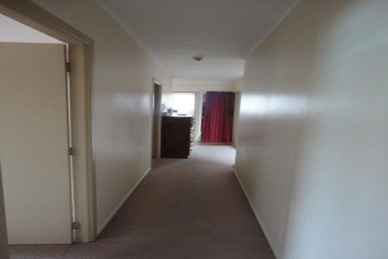 Photo of property in 85 Cobham Crescent, Kelston, Auckland, 0602