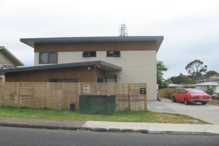 Photo of property in 23 Blenheim Street, Glenfield, Auckland, 0629