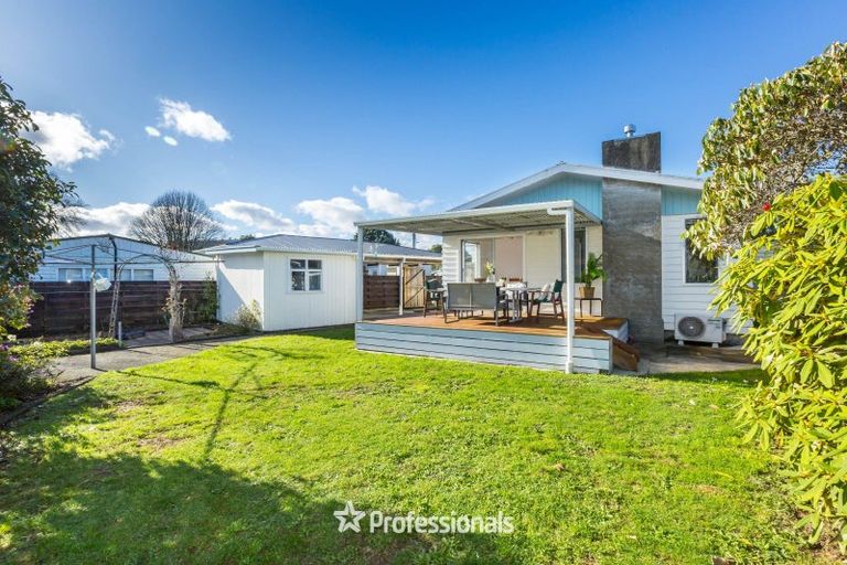 Photo of property in 5 Camden Road, Totara Park, Upper Hutt, 5018