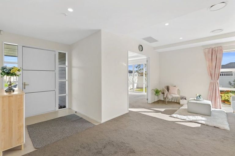 Photo of property in 10 Edwin Ebbett Place, Wigram, Christchurch, 8025