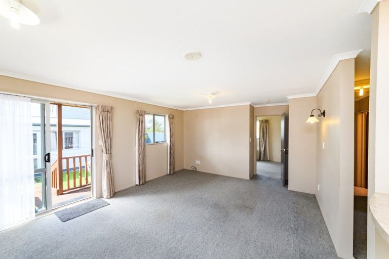 Photo of property in 44 Kaimanawa Street, Kelvin Grove, Palmerston North, 4414